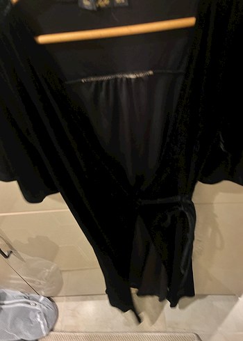 Siyah V Yakalı Kemerli Midi kadife Gotik Elbise - Görsel 2