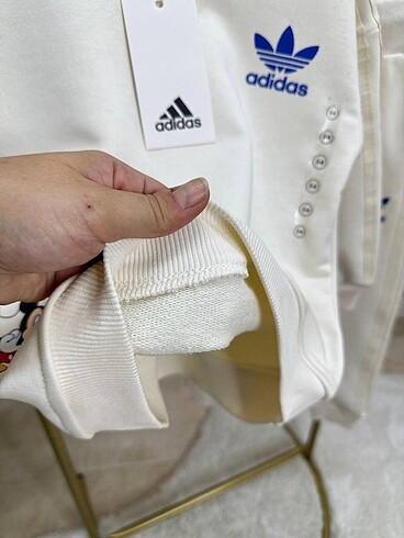 Adidas Mickey 4-5 yaş ikili Takım