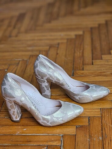 Kalın topuk stiletto
