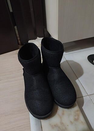 Simli ugg
