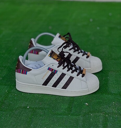 ADİDAS SUPERSTAR