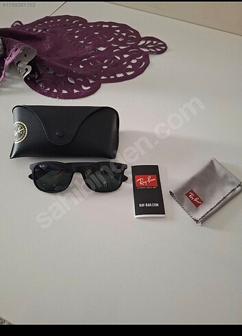 Ray-Ban güneş gözlügü sıfır sayılır