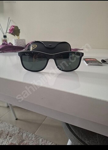Ray Ban Ray-Ban güneş gözlügü sıfır sayılır