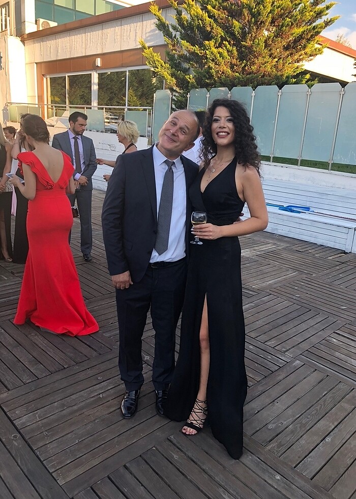 Cengiz abazoğlu siyah uzun yırtmaçlı elbise - Görsel 4