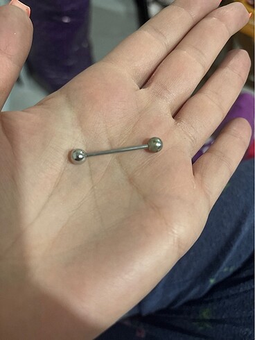 Dil piercingi ilk delim için uzun