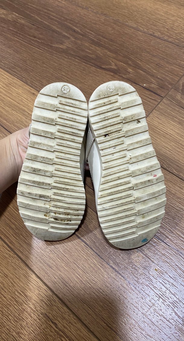 Kız Çocuk Beyaz Tokalı Babet Ayakkabı - Görsel 3