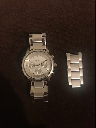 DKNY SAAT