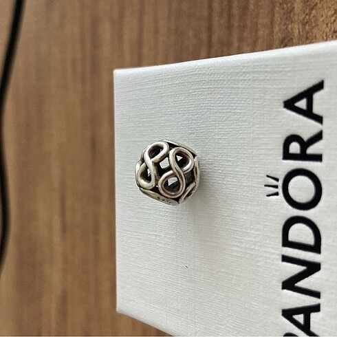 Pandora Pandora charm