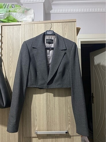 Kısa bel hizasında blazer ceket