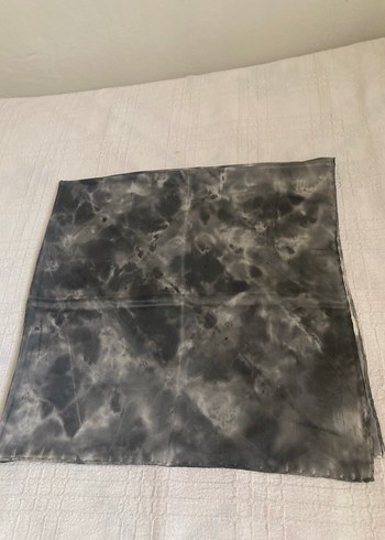  Beden gri Renk Eşarp Gri Batik Desenli