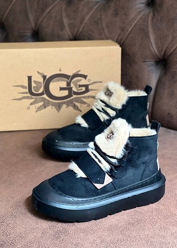 Siyah Kürklü UGG Kadın Platform Bot