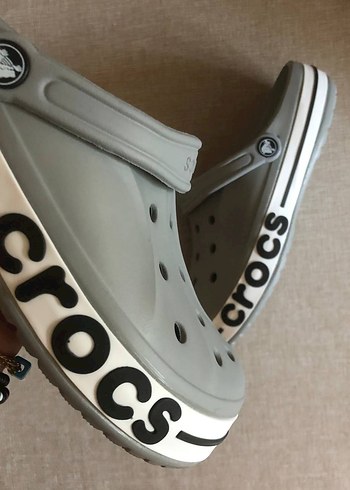 Crocs 42