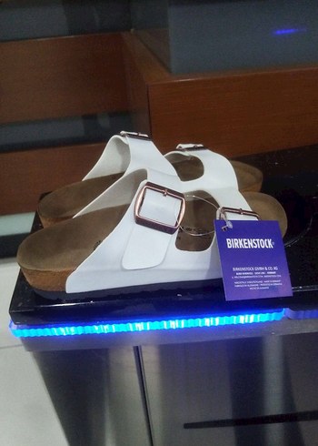 Kadın Beyaz Tokalı Birkenstock Terlik