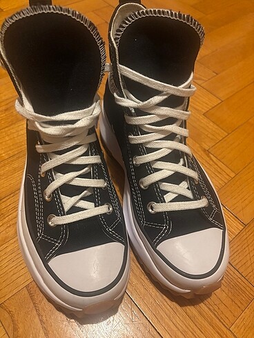 Converse run star hike