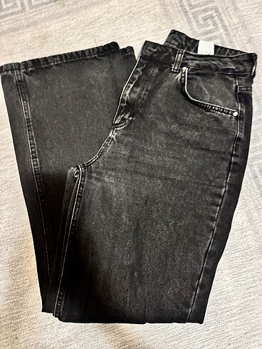 gri mom jean