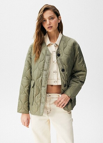 Harika pull and bear mont