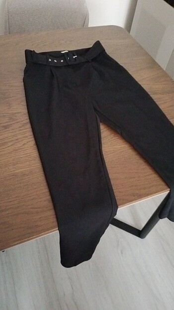 m Beden siyah Renk Yüksek bel kemerli pantolon kalıbı çok güzel 