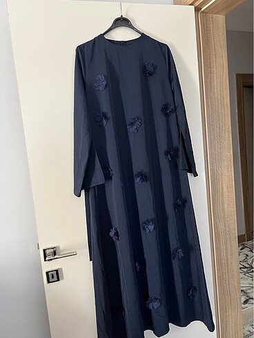 Çiçekli Lacivert Tesettür Abaya