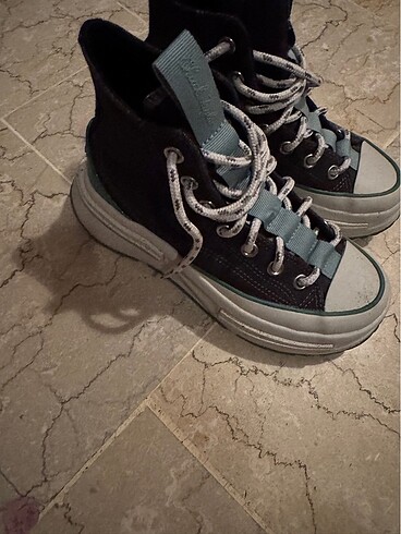 36 Beden siyah Renk Converse 36 numara ayakkabı