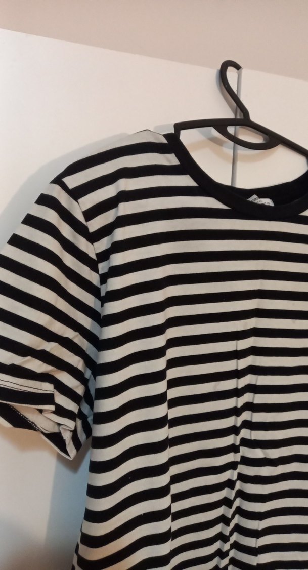 ÜCRETSİZDİR Siyah çizgili Tişört - Görsel 3