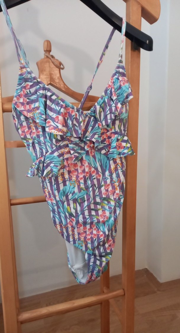 Çok Renkli Bağlamalı Fırfırlı Penti Mayo - Görsel 4