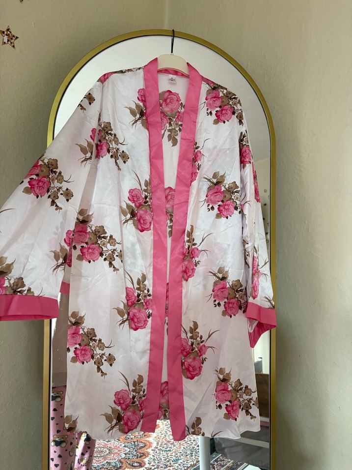 Pembe Çiçek Desenli Uzun Kadın sabahlık - Görsel 2