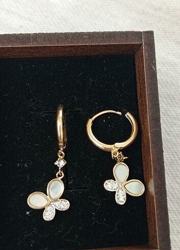 Pandora Gülaylar altın küpe