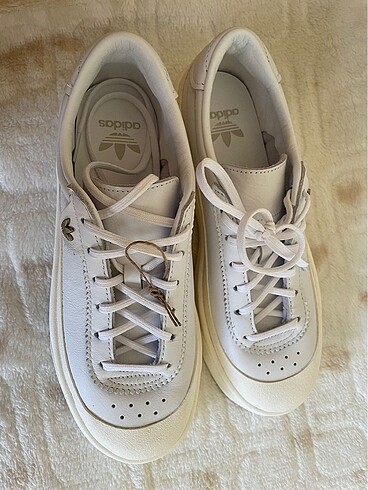 39,5 Beden Adidas ayakkabı