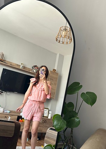 Pembe Keten Mini Volanlı Straplez Tulum - Görsel 3