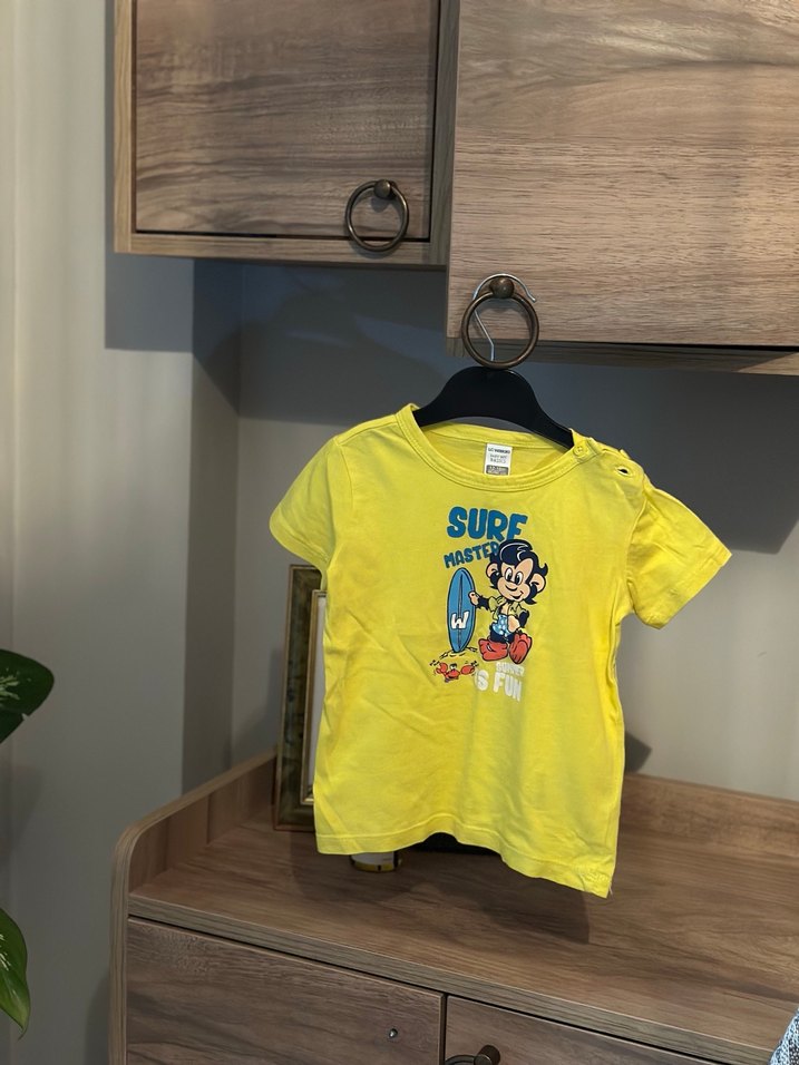 Sarı Baskılı Erkek Çocuk Tişörtü - Görsel 2