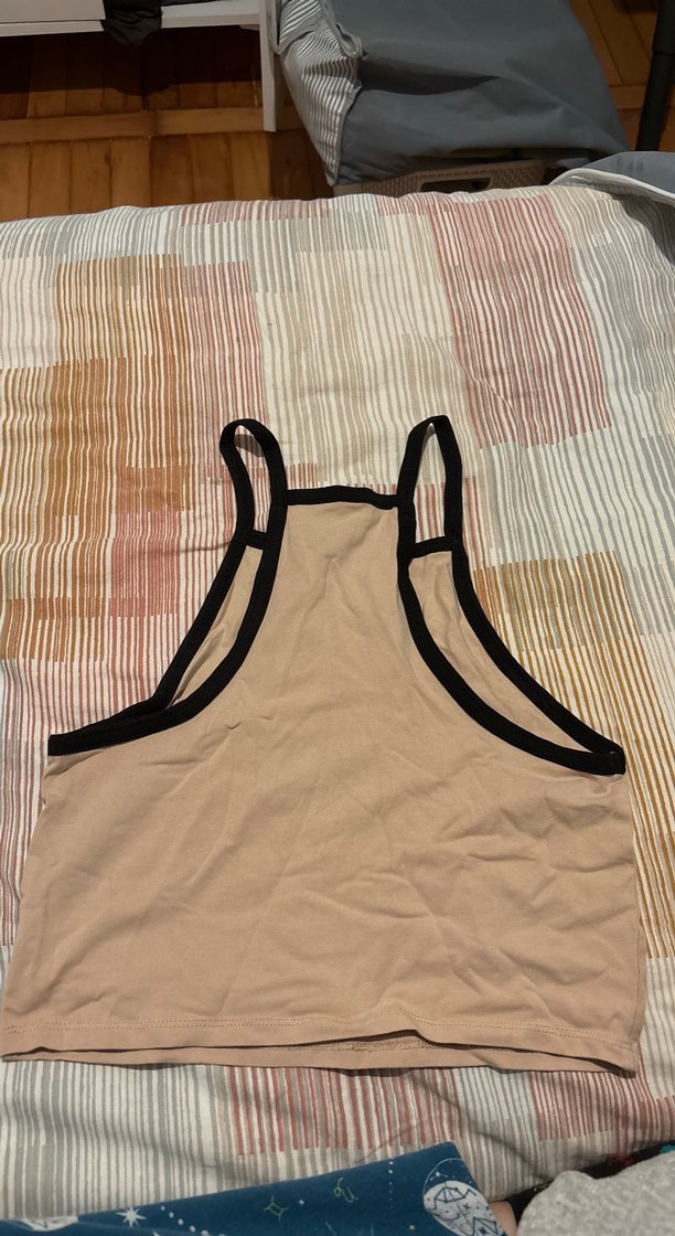 Kadın siyah askılı ten rengi crop - Görsel 3