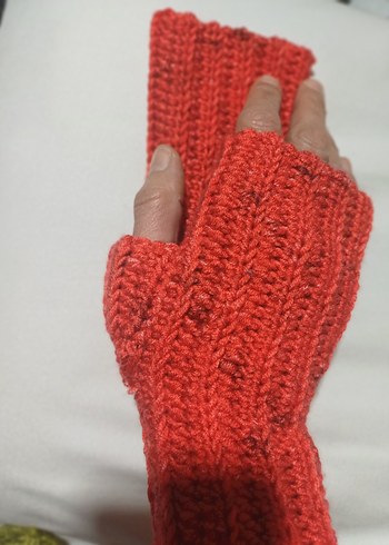 Kırmızı Örgü Parmaksız Kadın Eldiveni - Görsel 9