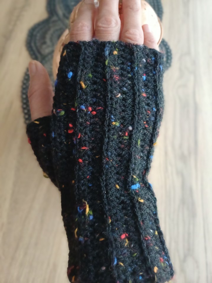 Renkli Örgü Kadın Eldiveni - Görsel 5