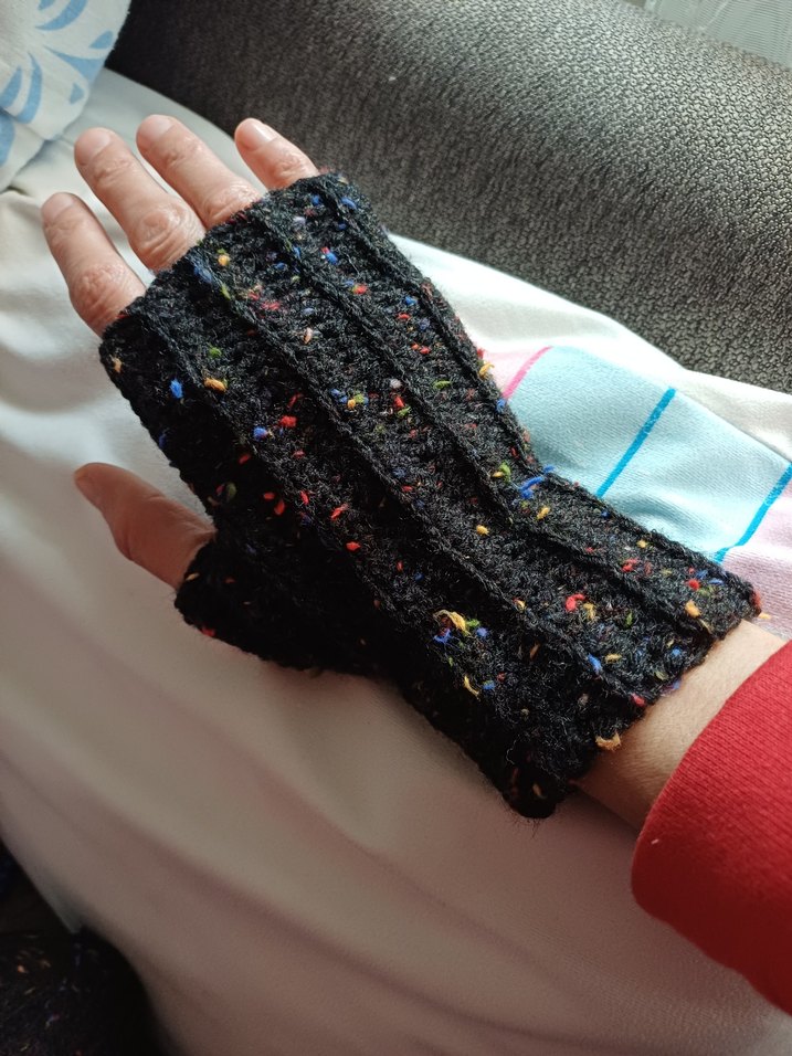 Renkli Örgü Kadın Eldiveni - Görsel 2