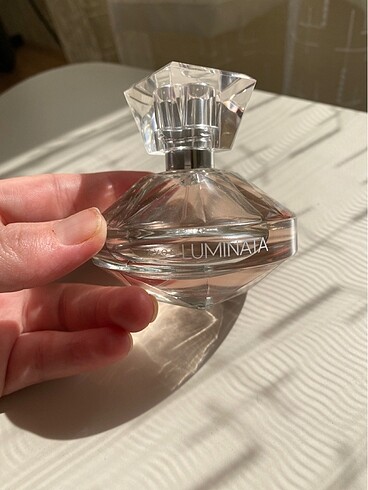 Avon Luminata
