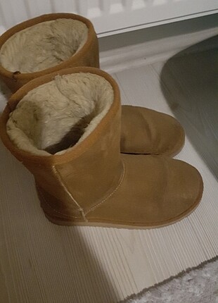 Ugg Bot