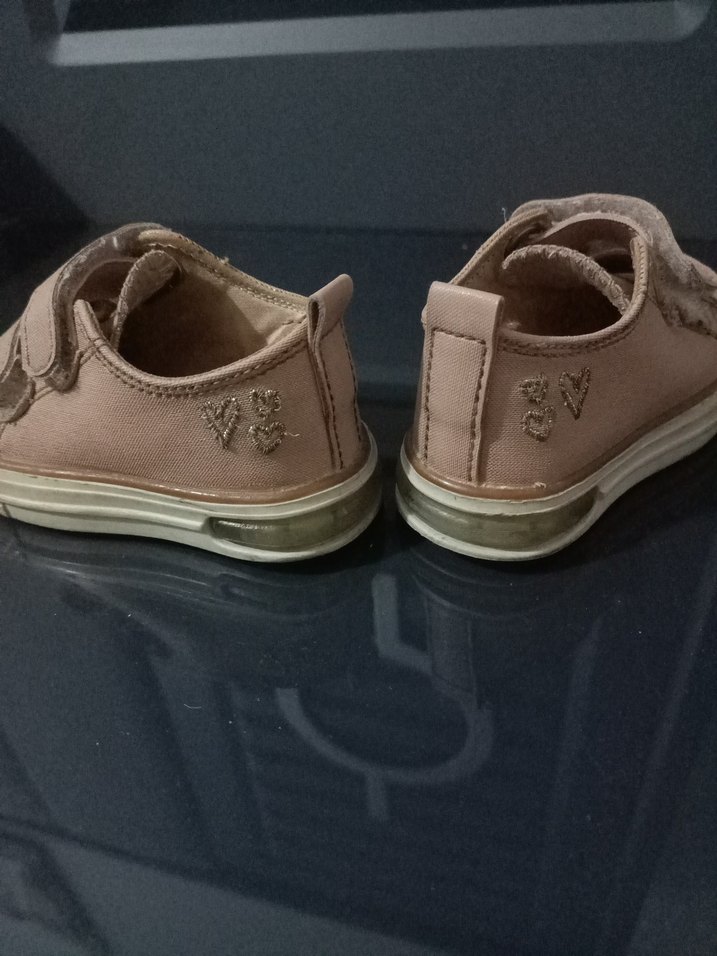 Kız Çocuk Bej Cırt Cırtlı Spor Ayakkabı 21no - Görsel 4