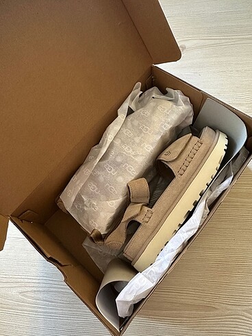 40 Beden Ugg Sandalet