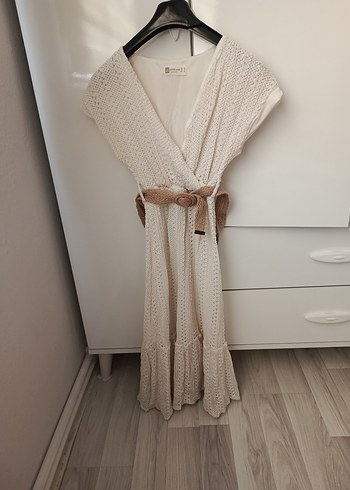 Uzun Beyaz Bohem Nakışlı Kadın Elbise