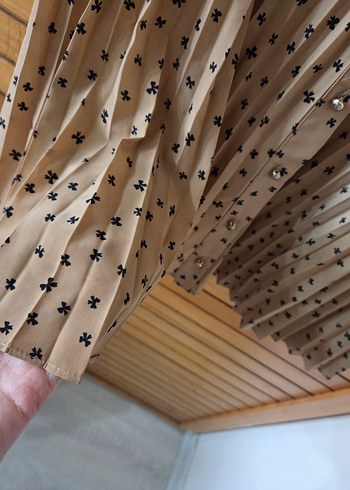 Yargıcı Marka Bej Pileli Mini Etek - Görsel 3