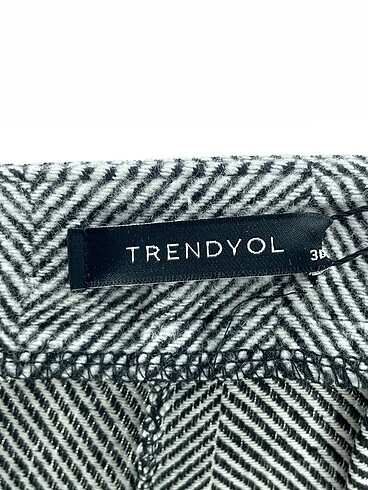 38 Beden çeşitli Renk Trendyol & Milla Mini Etek %70 İndirimli.