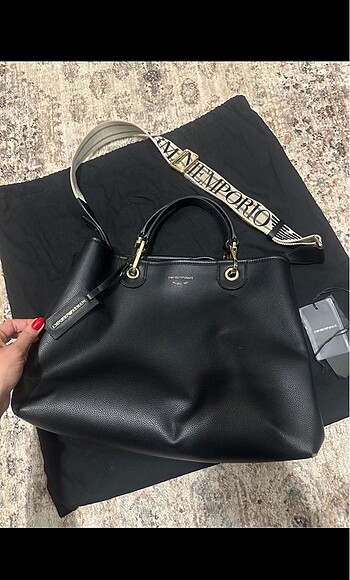 Emporio Armani markalı 2XL çanta