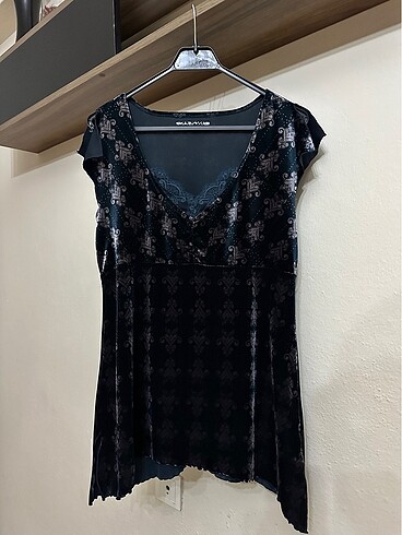DKNY markalı kadife bluz