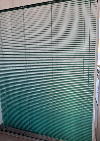 Çizgili Turkuaz Jaluzi Perde - Görsel 2