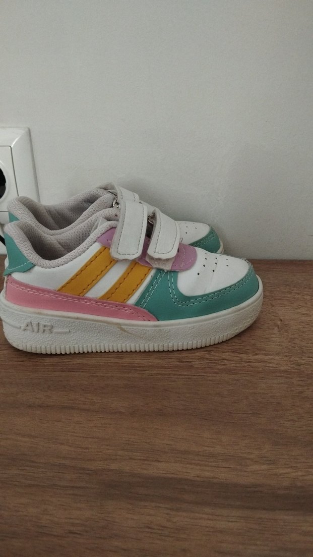 Kız Çocuk Çok Renkli Cırt Cırtlı Spor Ayakkabı - Görsel 4