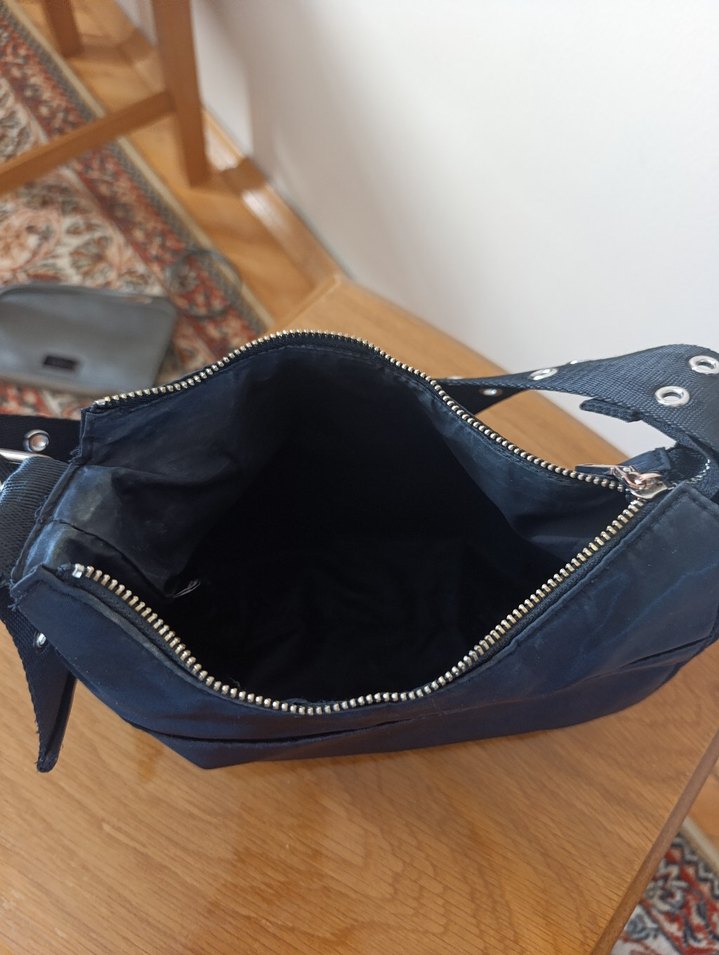 siyah çanta - Görsel 3