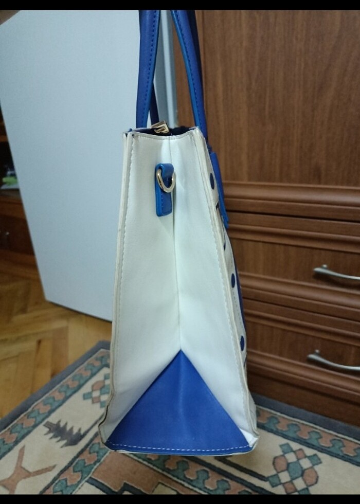 Roman marka temiz kullanılmış el çantasi  - Görsel 3