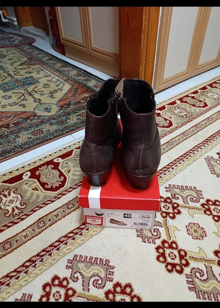 40 numara az giyilmiş bayan bot - Görsel 3