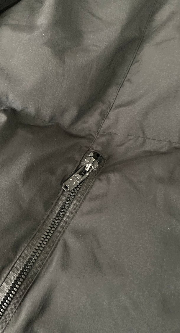 Kadın Siyah Fermuarlı Kısa Kışlık Mont - Görsel 4