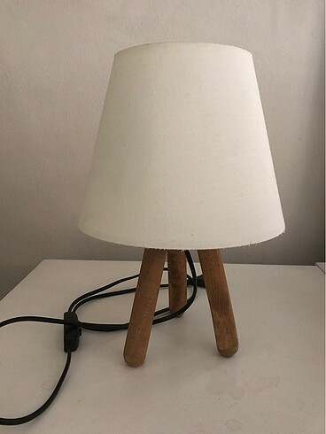 Masa komidin lambası